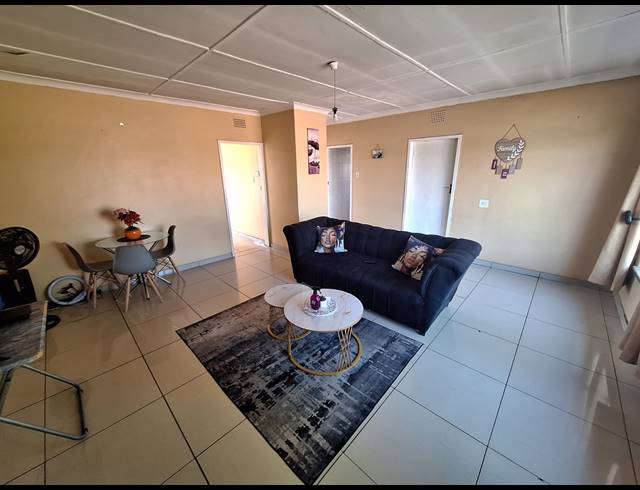 2 BEDROOM FLAT FOR SALE IN PEACEHAVEN